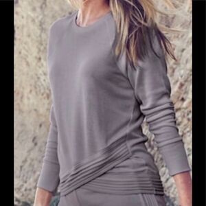 Athleta Serenity criss cross sweatshirt gray  M